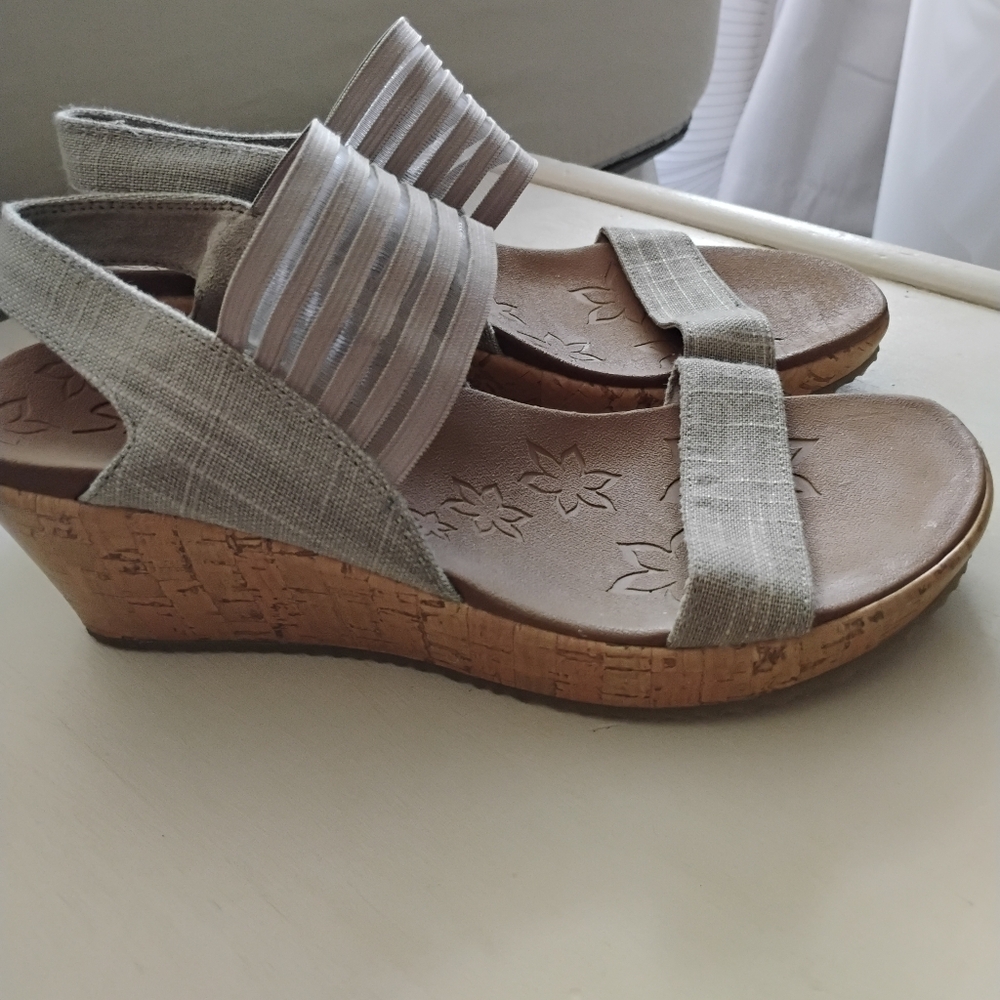 Women's Beige Wedge Sketchers Sandals
